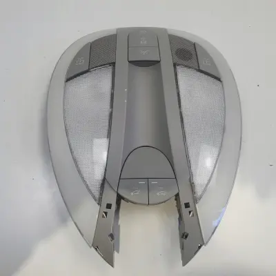 Mercedes CLS C219 W219 LAMPKA OŚWIETLENIA KABINY Wnętrza A2198201201