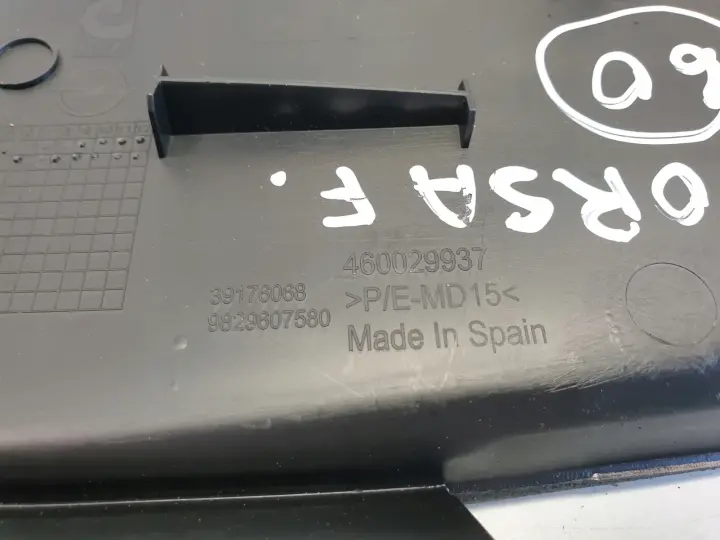 Corsa F 1.2 12V PRAWA OSŁONA DESKI ROZDZIELCZEJ