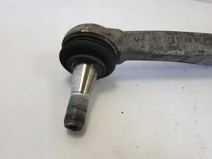 Mercedes W213 W238 COUPE PRZEDNI WAHACZ PRAWY