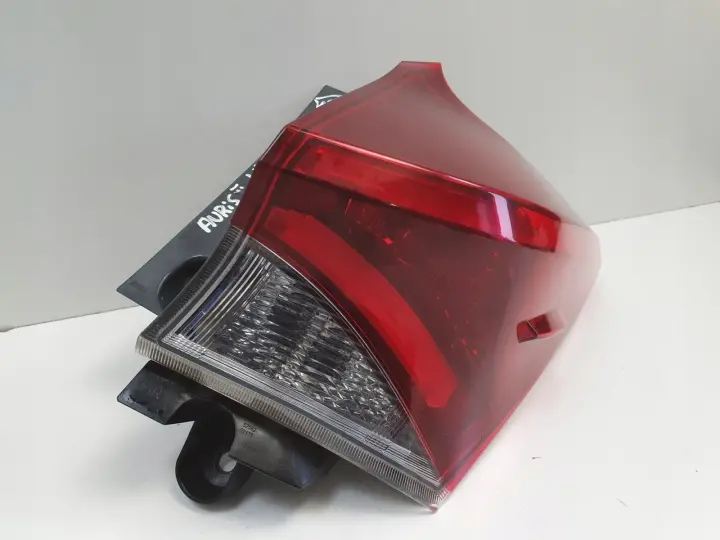 Toyota Auris II LIFT HTB 12-18r TYLNIA LAMPA PRAWA PRAWY TYŁ