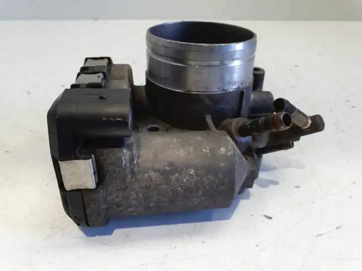 Audi A4 B6 2.0 20V PRZEPUSTNICA 06B133062H 0280750088