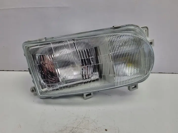 Nissan Serena 92-98r PRZEDNIA LAMPA PRAWA PRAWY PRZÓD nowa euro 215-1166R