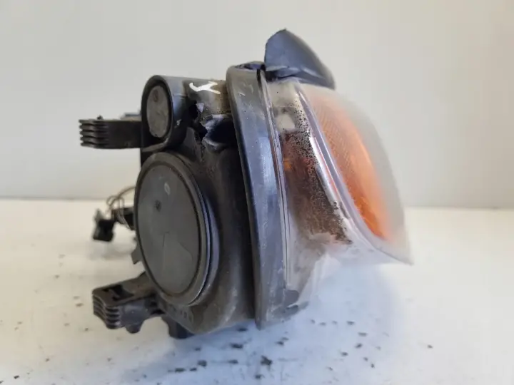 Volvo V70 III XC70 PRZEDNIA LAMPA PRAWA PRAWY PRZÓD XENON SKRĘTNY 31214169