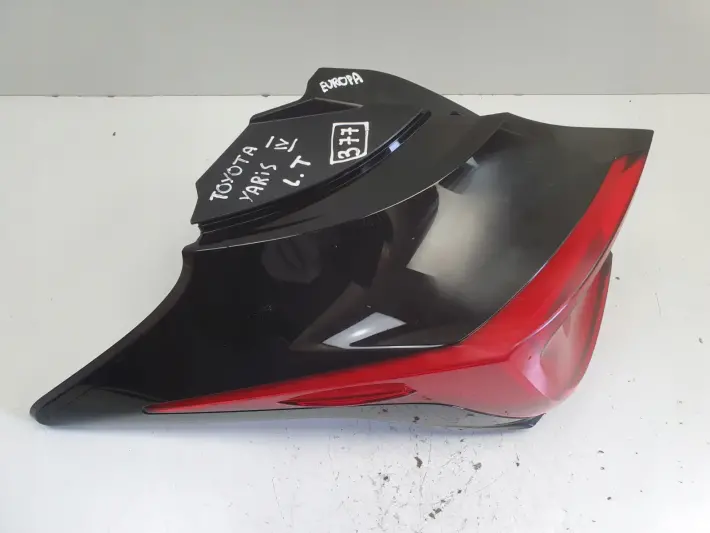 Toyota Yaris IV TYLNA LAMPA LEWA lewy tył kierowcy LED europa