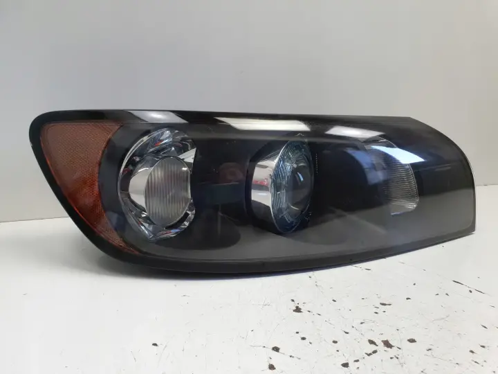 Volvo S40 II V50 XENON PRZEDNIA LAMPA PRAWA prawy przód EUROPA 30698878