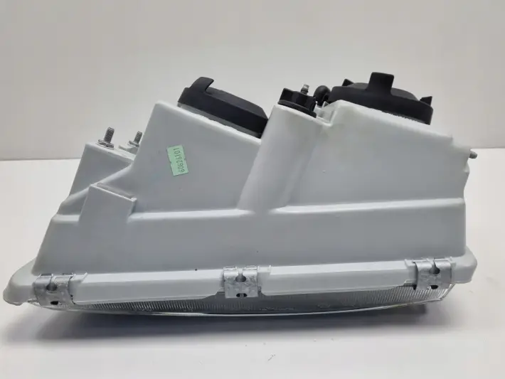 Volvo S40 II V40 LIFT PRZEDNIA LAMPA PRAWA PRAWY PRZÓD nowa europa CIEMNA