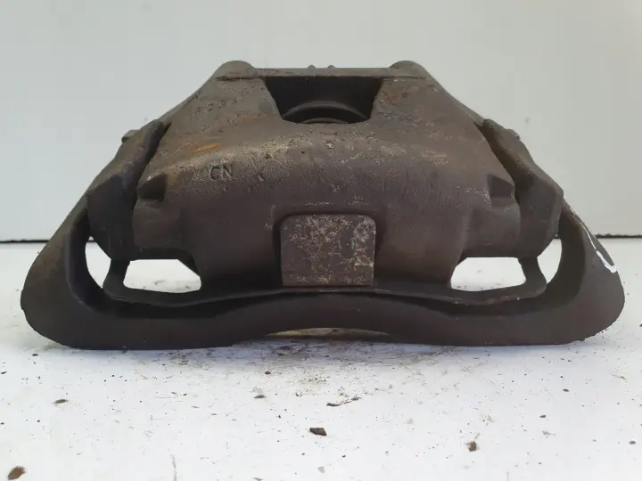 Volvo V40 II PRZEDNI ZACISK HAMULCOWY prawy przód PASAŻERA P.P 976