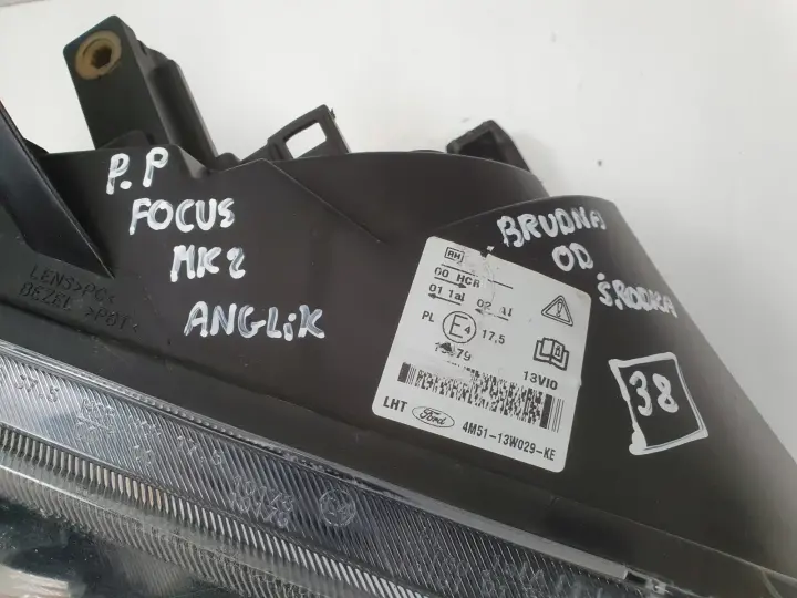 Ford Focus II MK2 04-11r PRZEDNIA LAMPA PRAWA PRAWY PRZÓD 4M51-13W029-KE