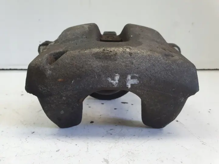 Toyota C-HR CHR LEWY PRZEDNI ZACISK HAMULCOWY przód KIEROWCY