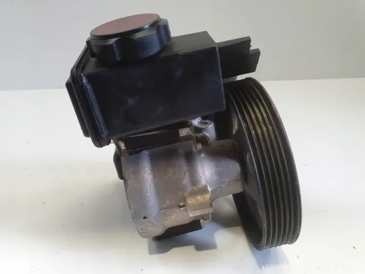 Peugeot 206 1.4 8V POMPA WSPOMAGANIA