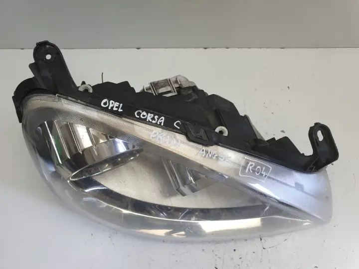 Opel Corsa C lift PRZEDNIA LAMPA PRAWA prawy przód anglik 13100538 0096726