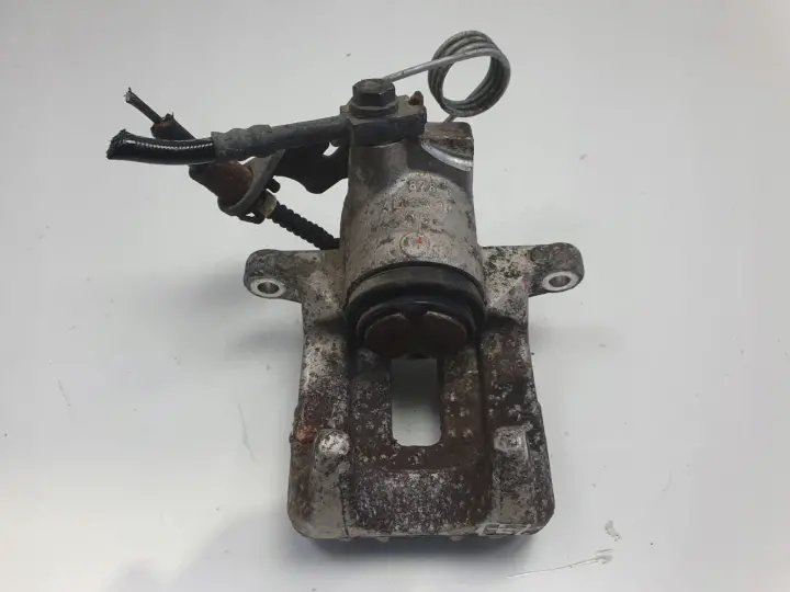 Vw Passat B5 Audi A4 B5 ZACISK HAMULCOWY Prawy tył pasażera Lucas