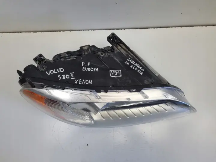 Volvo S80 II V70 III XC70 II PRZEDNIA LAMPA PRAWA PRAWY PRZÓD 31214348