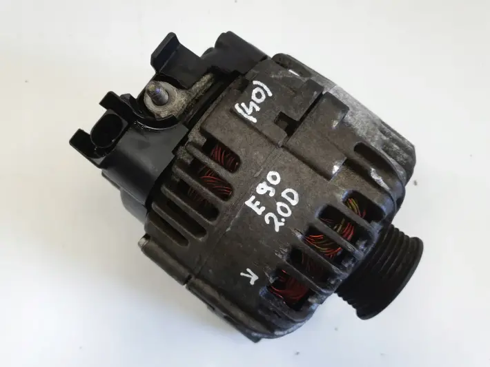 BMW E87 E90 E91 2.0 D ALTERNATOR valeo 7802471 AL03