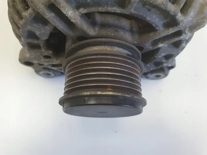 VW Transporter T5 1.9 TDI ALTERNATOR bosch 038903024F