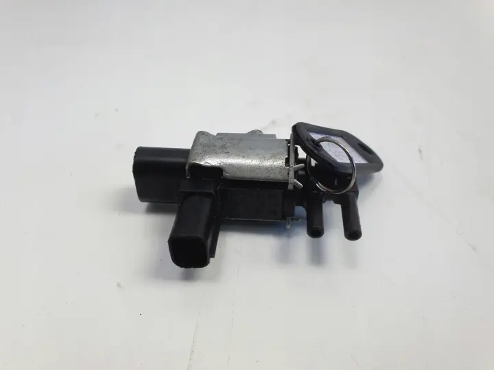 Ford C-MAX 1.8 16V ZAWÓR PODCIŚNIENIA BS7E-9J559-AA