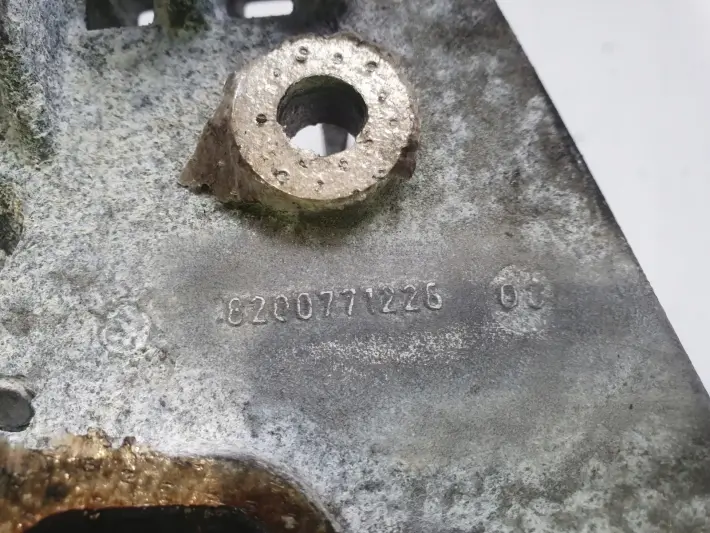 Renault Megane III 1.5 DCI WTRYSKIWACZ DPF łapa UCHWYT 8200771226