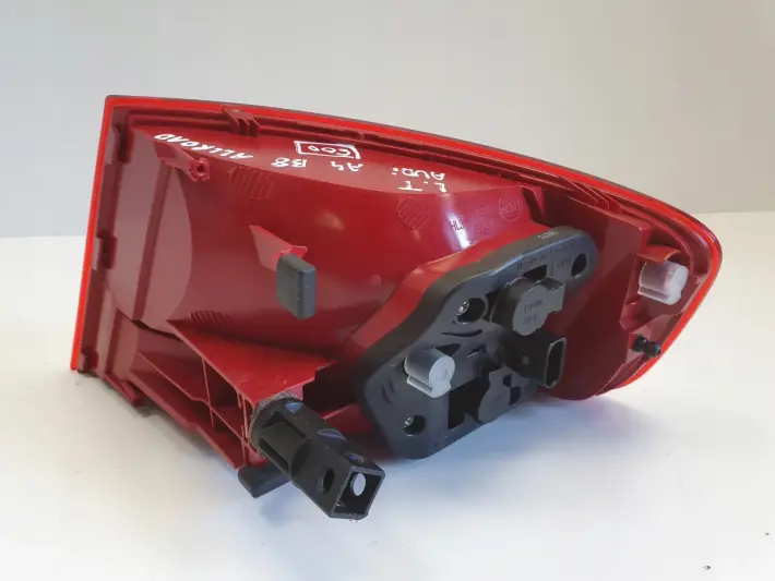 Audi A4 B8 ALLROAD TYLNIA TYLNA LAMPA LEWA lewy tył 00968605