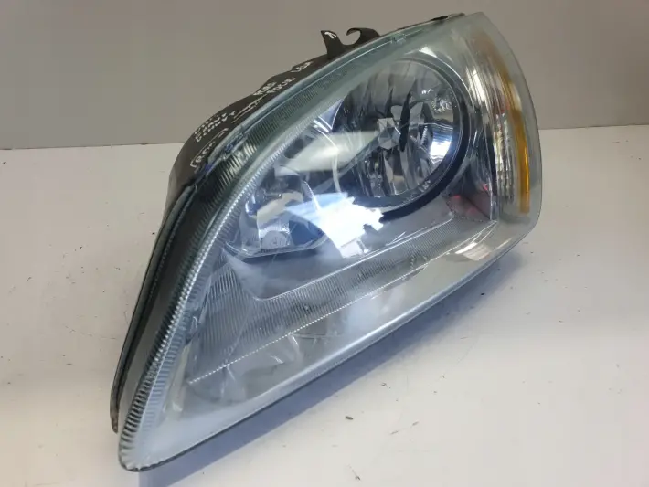 Ford Focus mk2 02-06 PRZEDNIA LAMPA LEWA lewy przód anglik