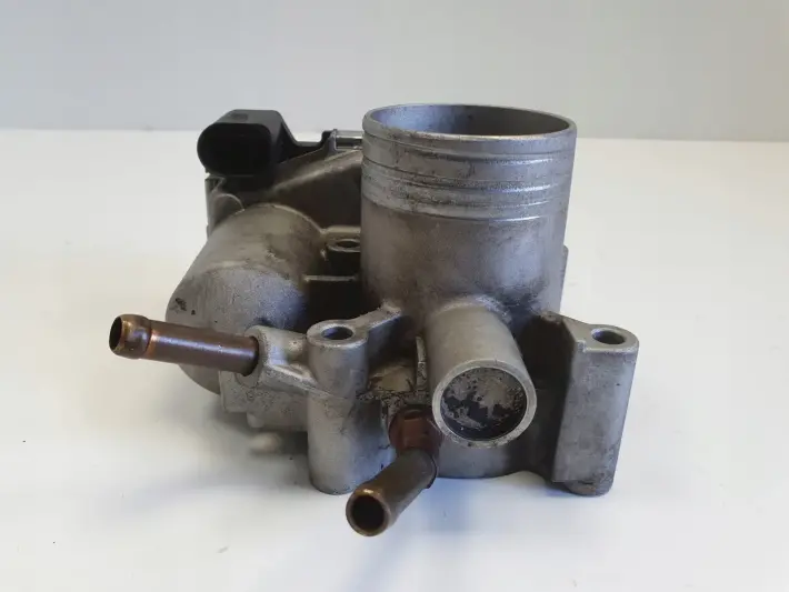 VW Lupo 1.4 16V PRZEPUSTNICA 0280750095 030133062C