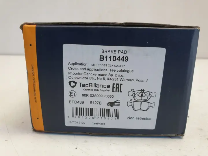 Mercedes CLK W209 3.0 V6 KLOCKI HAMULCOWE Przód