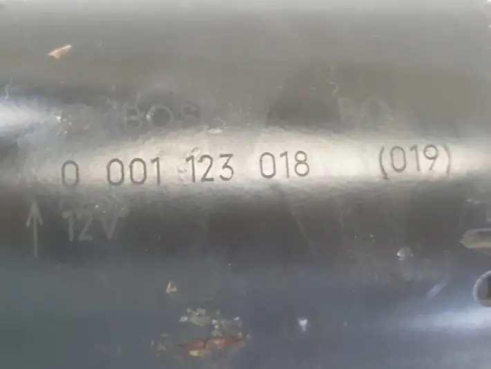 VW Golf V 2.0 SDI ROZRUSZNIK Bosch 0001123018