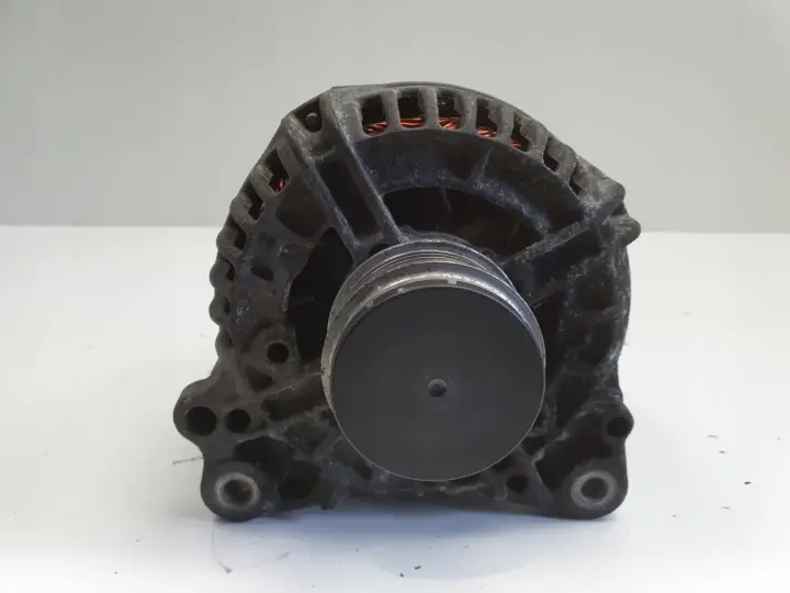 VW Passat B5 1.9 TDI ALTERNATOR Valeo 028903031A 120A