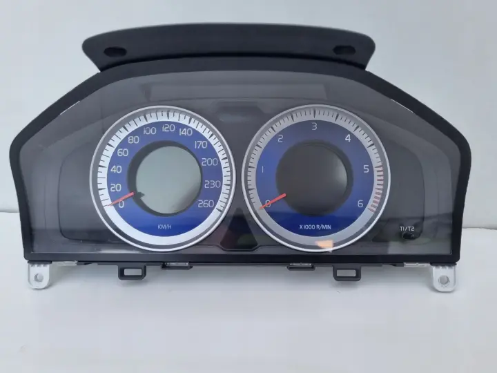 Volvo XC60 2.4 D5 diesel LICZNIK ZEGARY R-DESING Europa 31343495AA