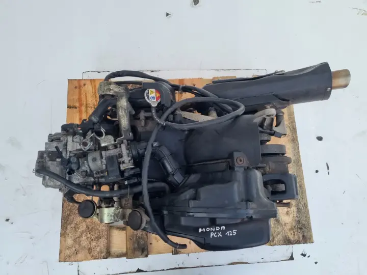 Honda PCX 125 PCX125 2011r SILNIK SKRZYNIA NAPĘD TŁUMIK GAZNIK WYDECH JF28E