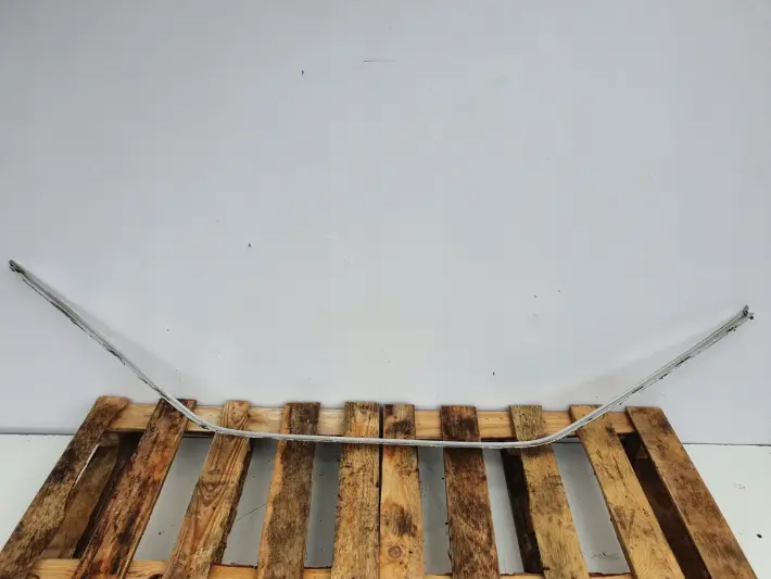 Mercedes W126 C126 SEC LISTWA SZYBY LEWA PRZEDNIA