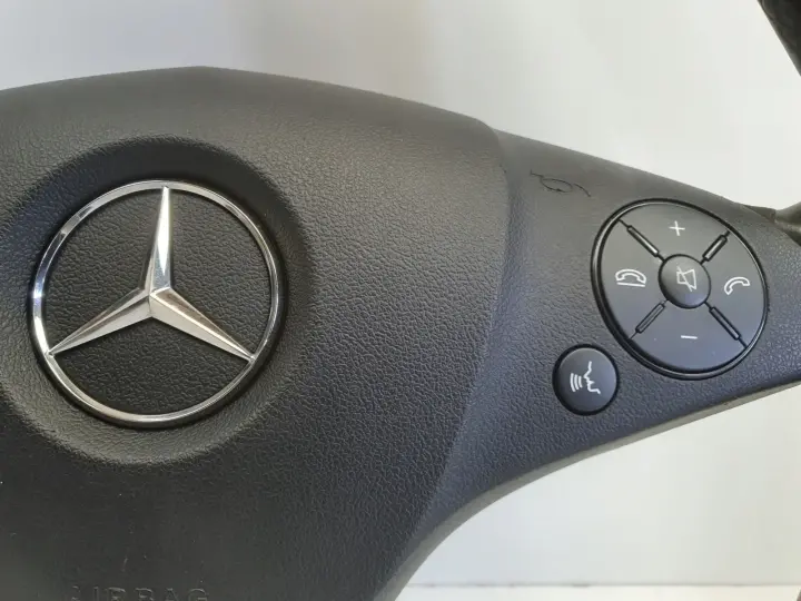 Mercedes W204 SKÓRZANA KIEROWNICA Multifunkcyjna multifunkcja skóra AirBag