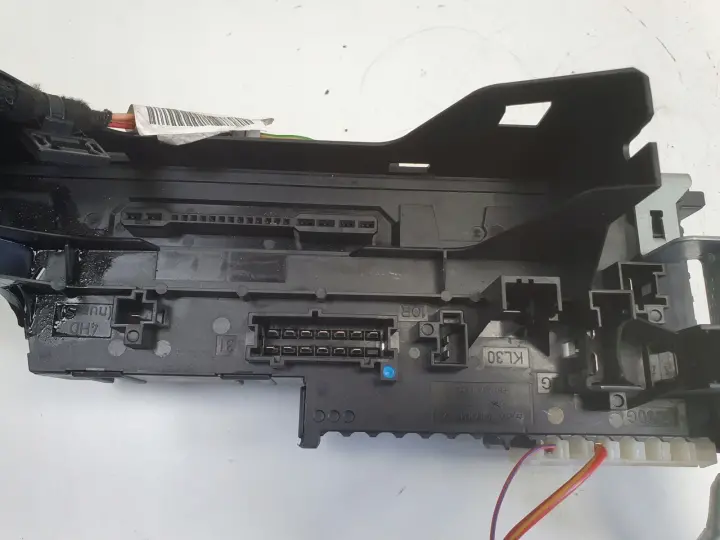 Mercedes W212 SKRZYNKA BEZPECZNIKÓW Moduł