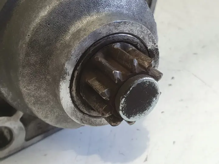 VW Touran 1.9 TDI ROZRUSZNIK bosch 0001123012