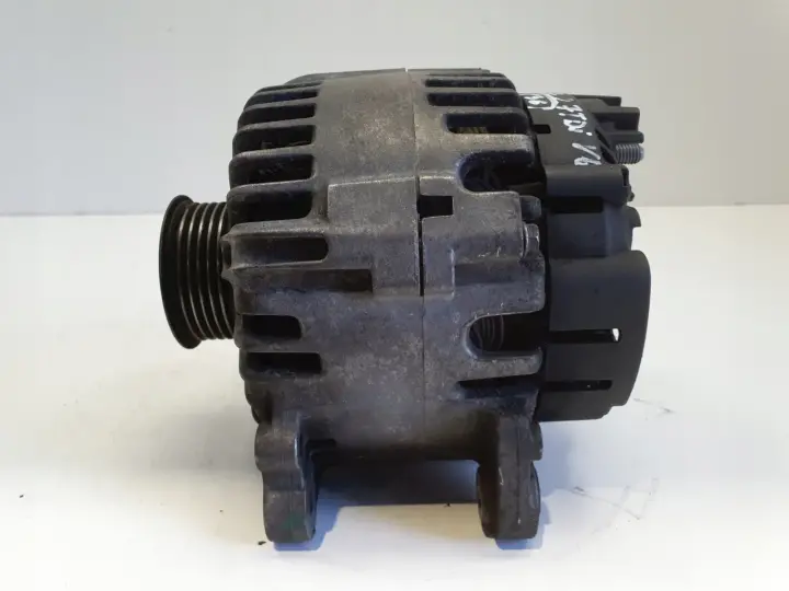 Audi A4 B7 2.7 TDI V6 ALTERNATOR 059903023A 140A valeo