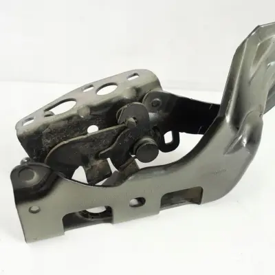 Mercedes W238 coupe ZAWIAS PRZEDNIEJ MASKI lewy