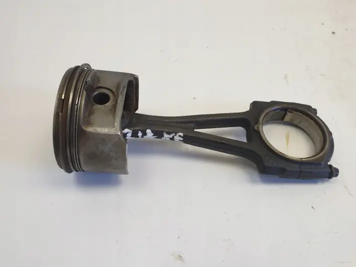 Opel Corsa C 1.2 16V Z12XE TŁOK KORBOWÓD