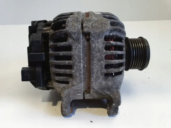 VW Golf V 1.9 TDI ALTERNATOR bosch 06F903023F 140A