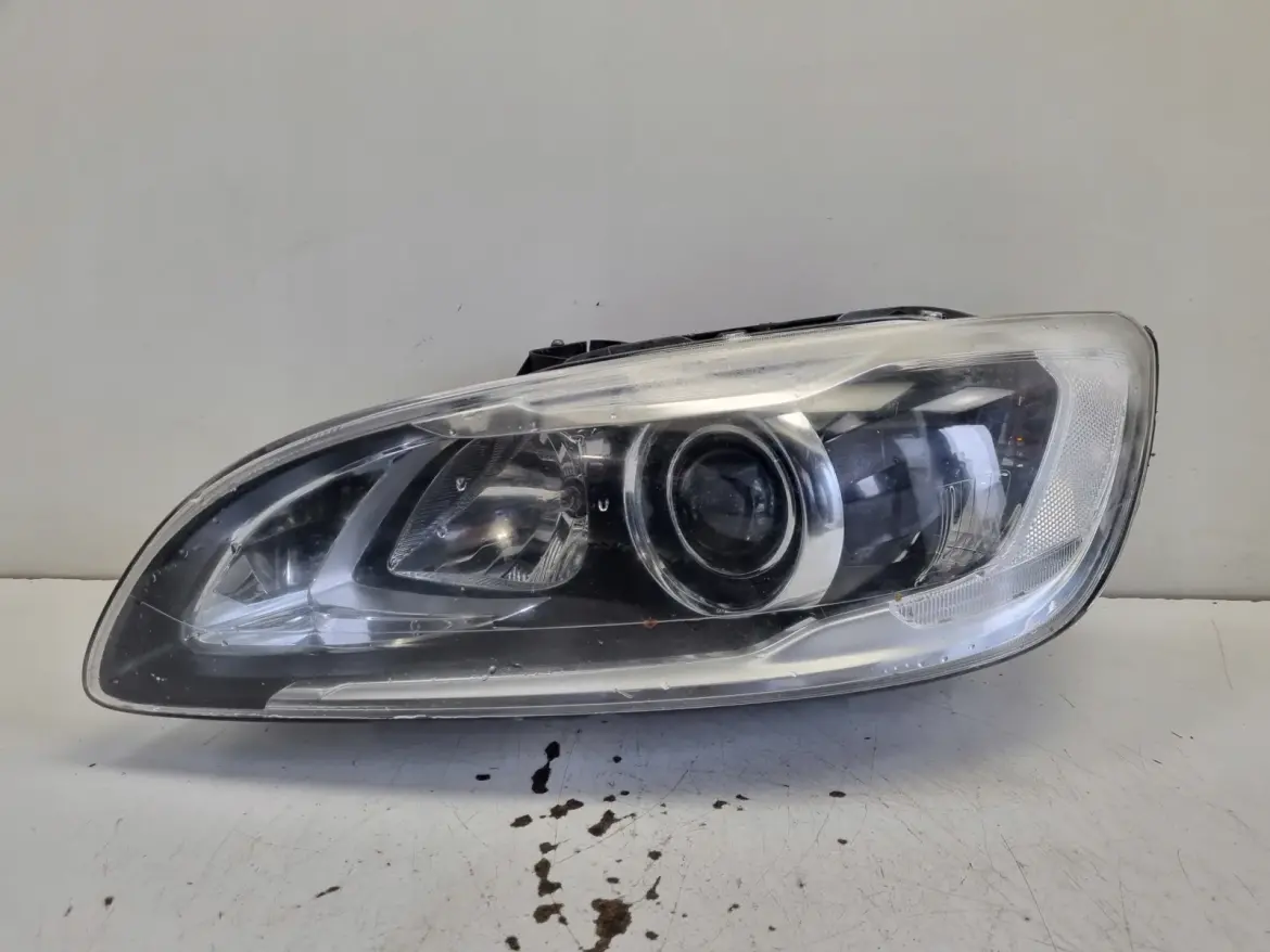 Volvo S60 II V60 LIFT PRZEDNIA LAMPA LEWA lewy przód XENON skrętna 31420261