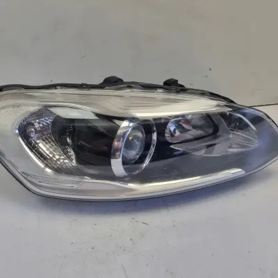 Volvo XC60 LIFT XENON SKRĘTNY PRZEDNIA LAMPA PRAWA prawy przód 31395897