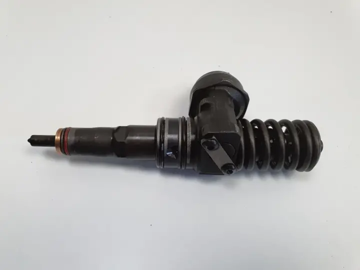 VW Passat B5 1.9 TDI POMPOWTRYSKIWACZ wtrysk 038130073BA