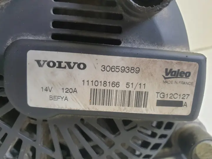 Volvo C30 D2 1.6 D ALTERNATOR 30659389 oryginał