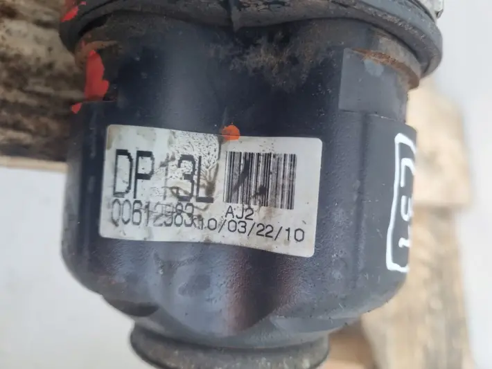 Toyota Urban Cruiser 1.4 D4D LEWA PRZEDNIA PÓŁOŚ półośka lewy przód