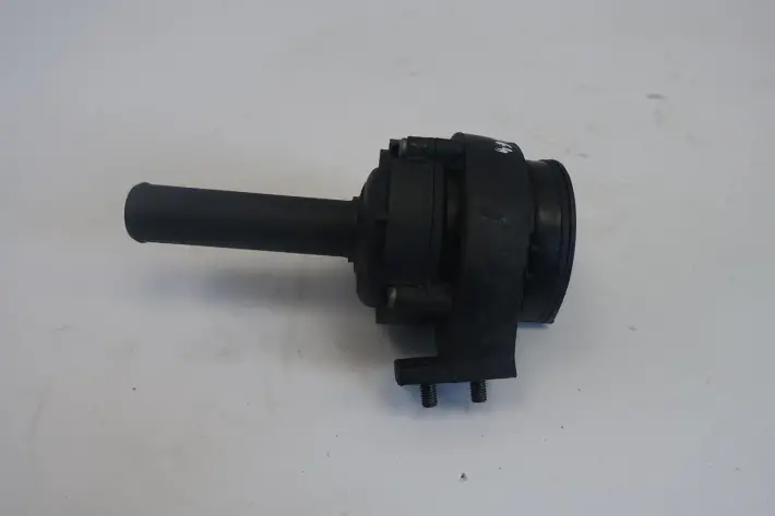 Mercedes W216 DODATKOWA POMPA WODY 17201-0R011