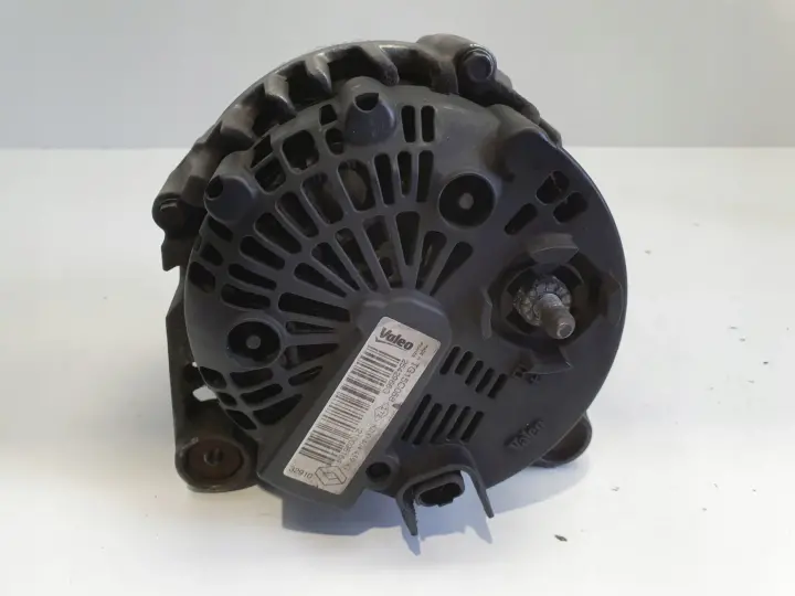 Renault Trafic II Opel Vivaro 2.0 DCI ALTERNATOR valeo 8200404459
