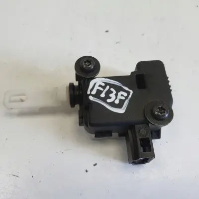 Volvo VOLVO C70 II Cabrio SIŁOWNIK KLAPKI WLEWU PALIWA 8066-24