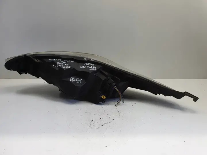 Ford Fiesta MK6 MK7 08-12r PRZEDNIA LAMPA PRAWA prawy przód Anglik ciemna