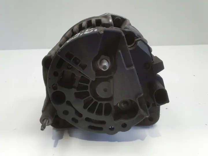 Seat Ibiza II lift 1.4 16V ALTERNATOR Bosch 038903023K 70A