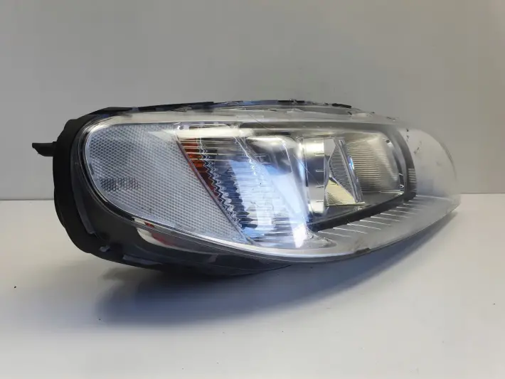 Volvo S80 II V70 III LIFT PRZEDNIA LAMPA PRAWA prawy przód EUROPA 31420014