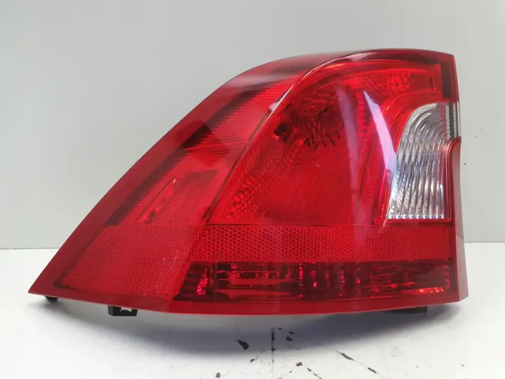 Volvo S60 II 10-13r TYLNIA TYLNA LAMPA LEWA lewy tył ŁADNA 30796267