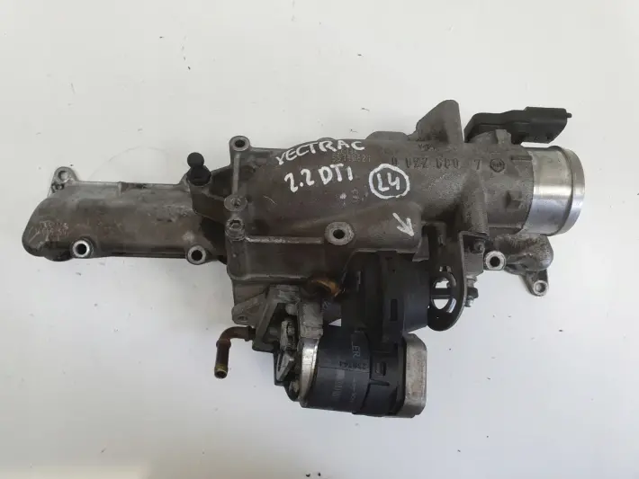 Opel Vectra C 2.2 DTI ZAWÓR EGR kolektor 00005321A8